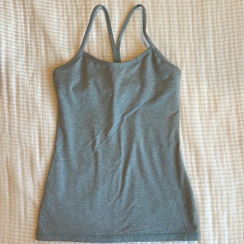 Lululemon tank top in pristine condition, size 6